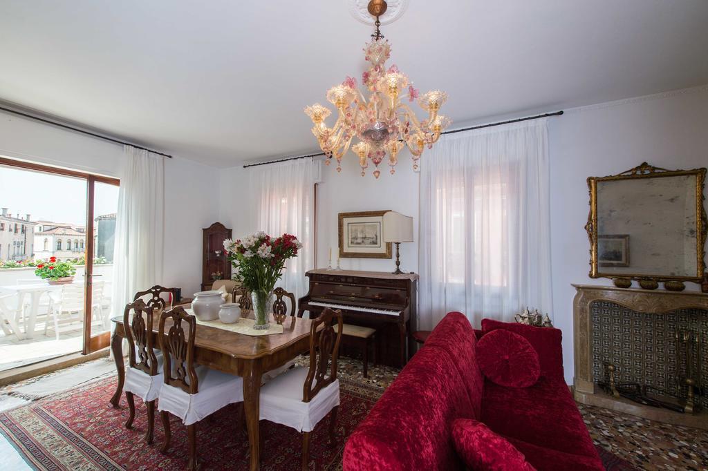 Savoia & Jolanda Apartments 2 Venedik Oda fotoğraf